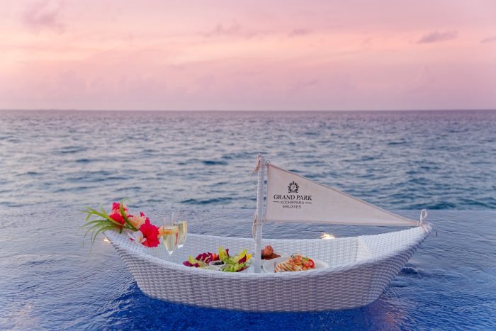 F-B-Experiences---Sunset-Floating-Dining-Experience (1)