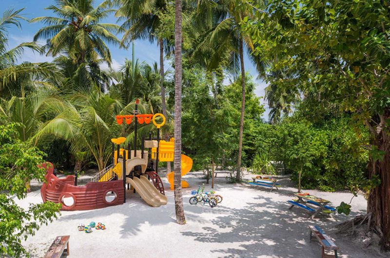 Maldives-Family-Vacation-at-The-St-Regis-Vommuli-Resort-Kids-Play